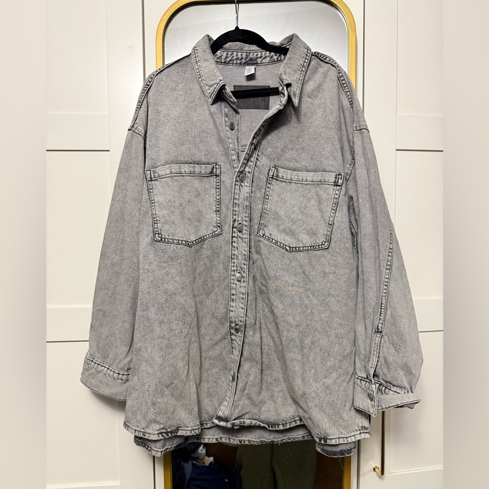 H&M Washed Light Gray Oversized Button-Down Shirt Jacket